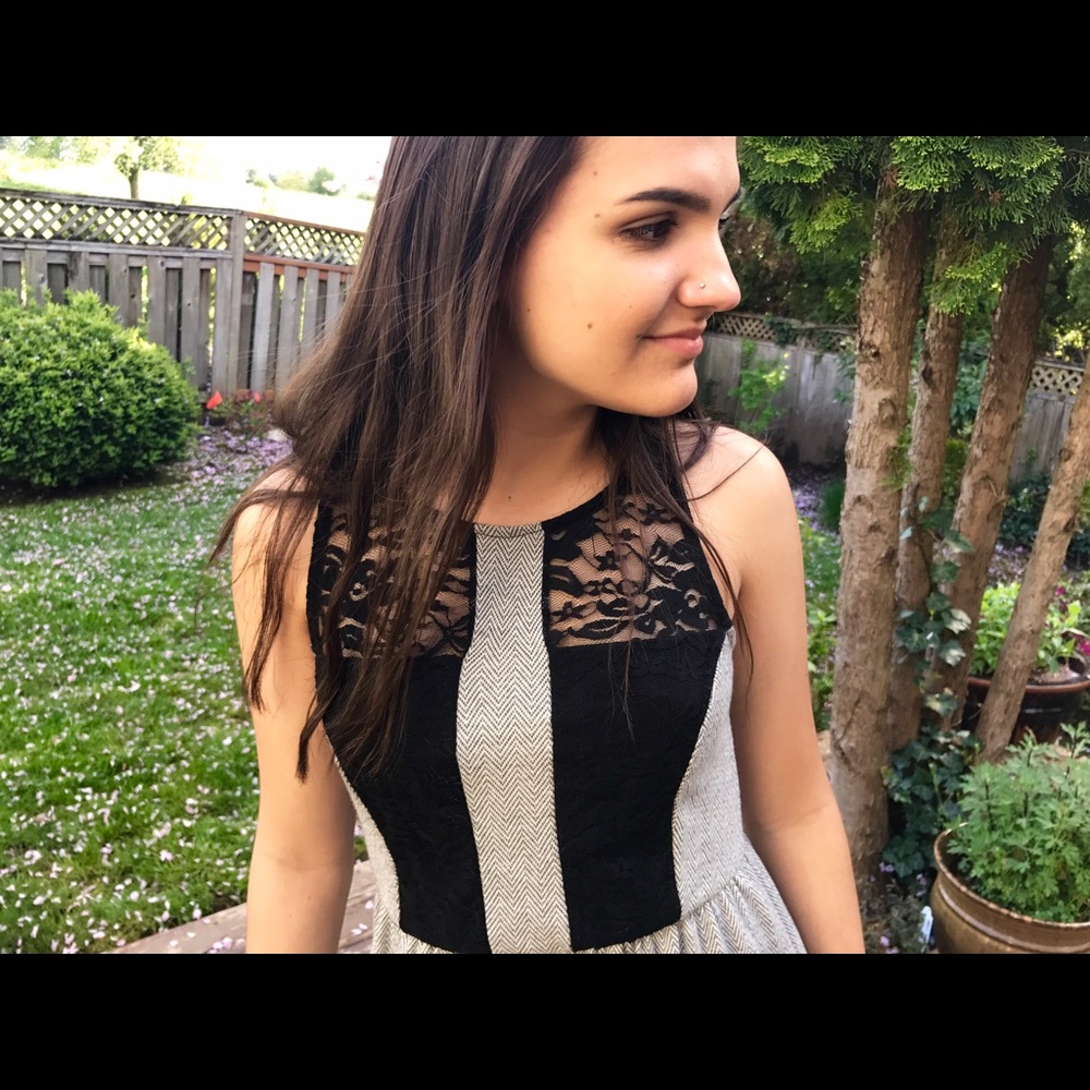 LACE MINI DRESS - Picture 3 of 7
