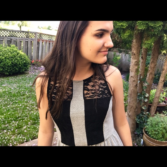 LACE MINI DRESS - Picture 3 of 7