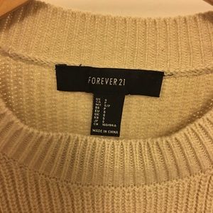 Basic beige knitwear