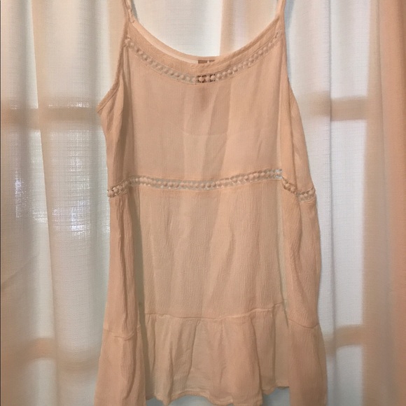 White Tank - Picture 1 of 1