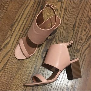 Modcloth Blush Block Heal Sandal - size 6 1/2