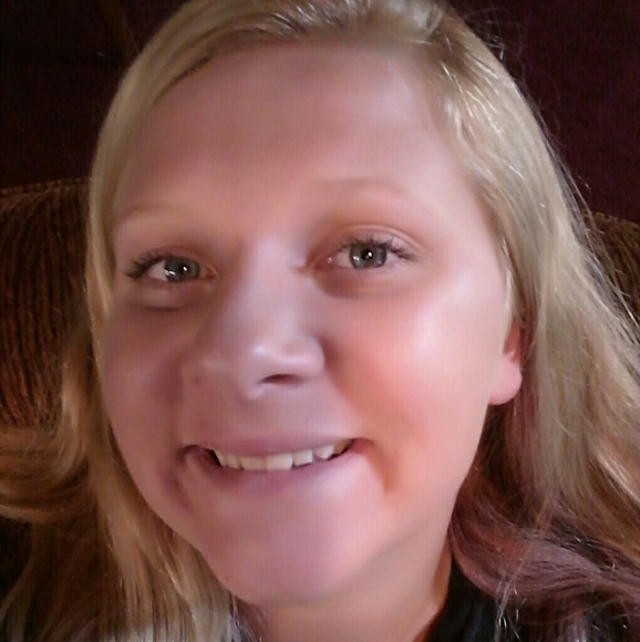 Meet your Posher, Brenda - Picture 2 of 2