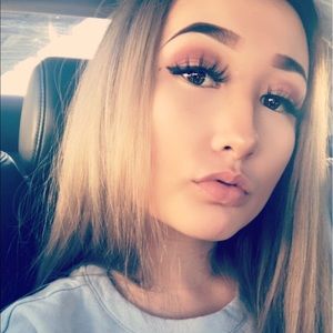 Meet your Posher, Julia
