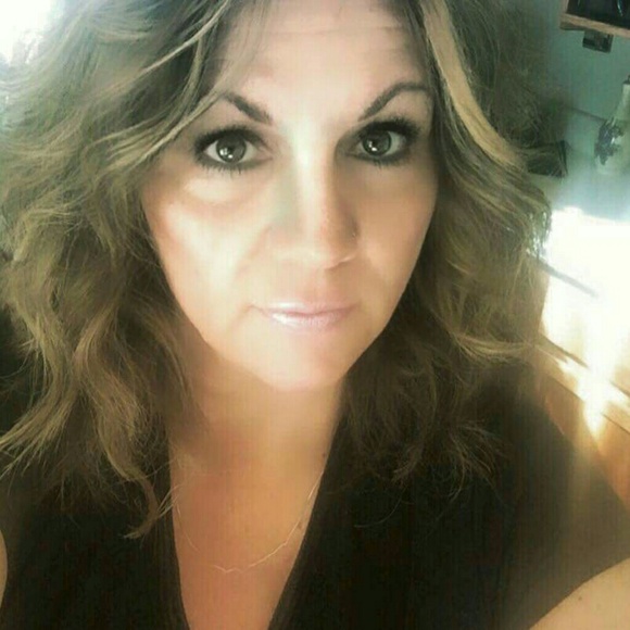 Julieβ Ambassador - Picture 2 of 2