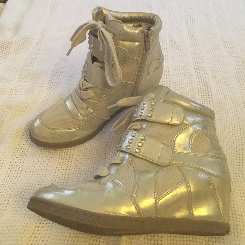 Girls or women's shoes