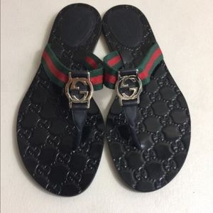 Authentic Women's Gucci flip flops