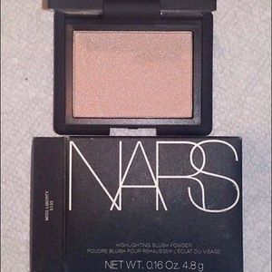 NARS highlighting powder blush in "miss liberty"