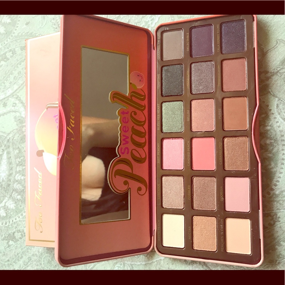 Too faced Peach palette