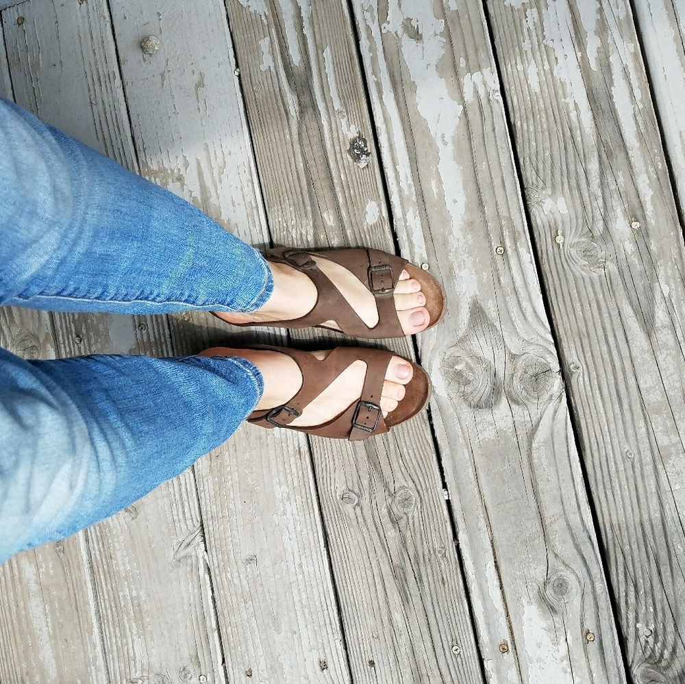 Mephisto Leather Short Wedge Sandals