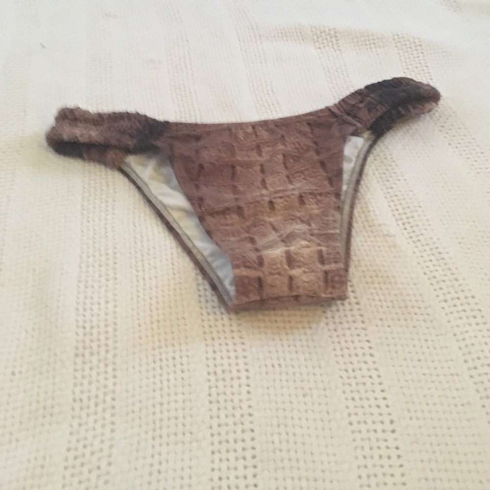 Woman's swimsuit bottom