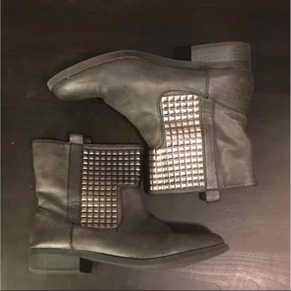 Gray boots