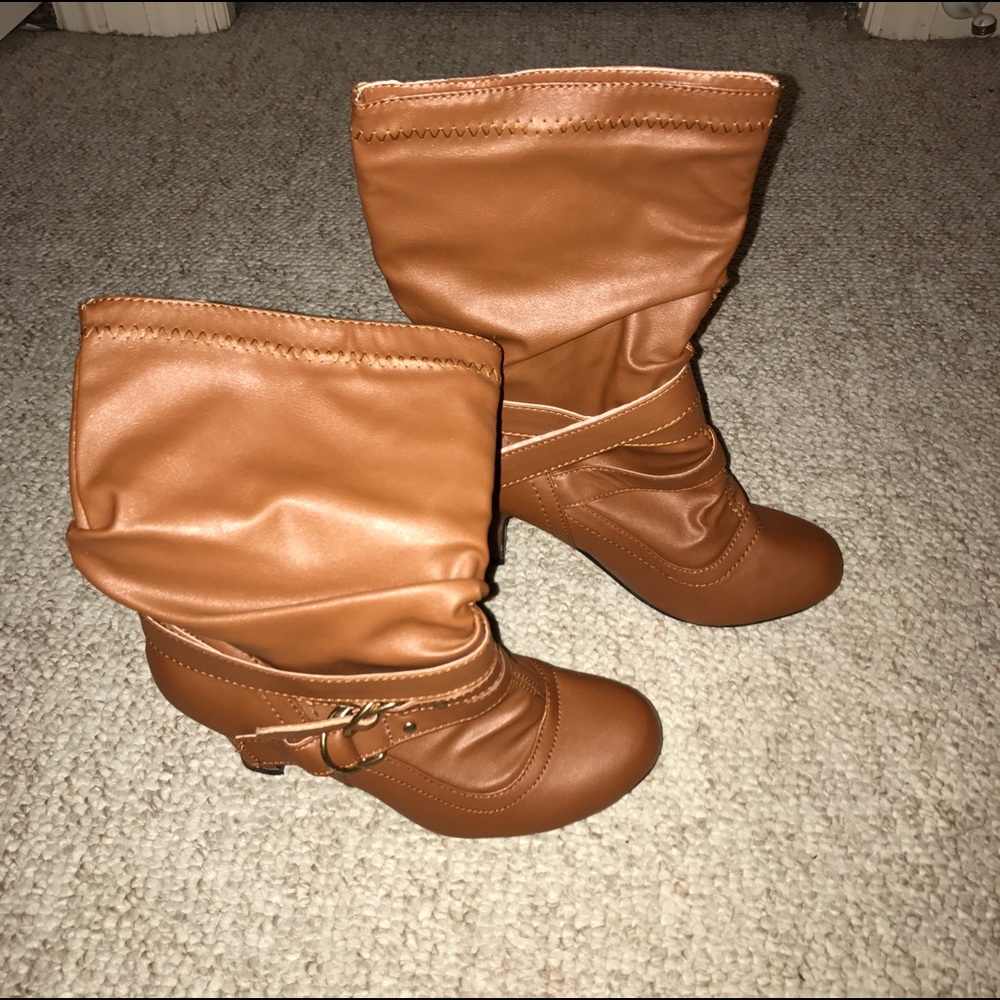 Camel brown boots! So comfy!