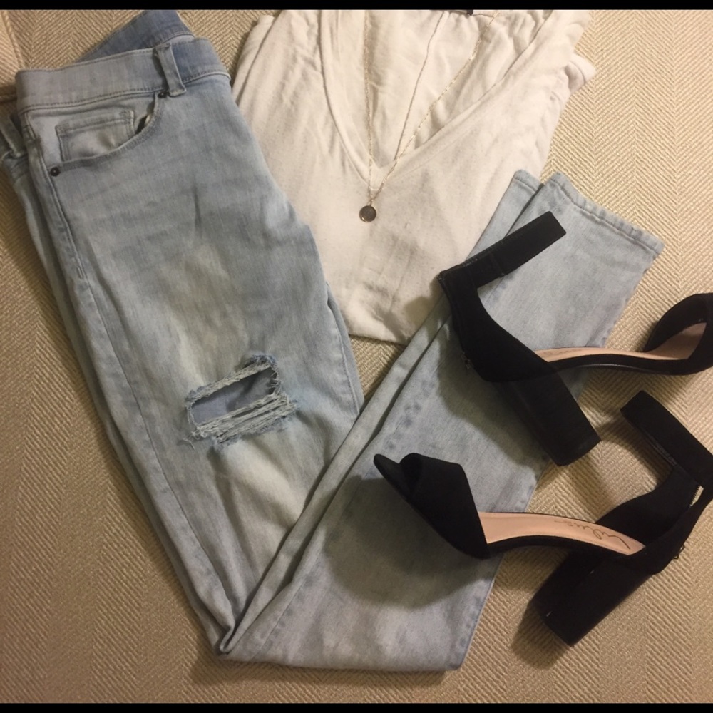 Halogen Distressed Light Wash Skinny Jeans