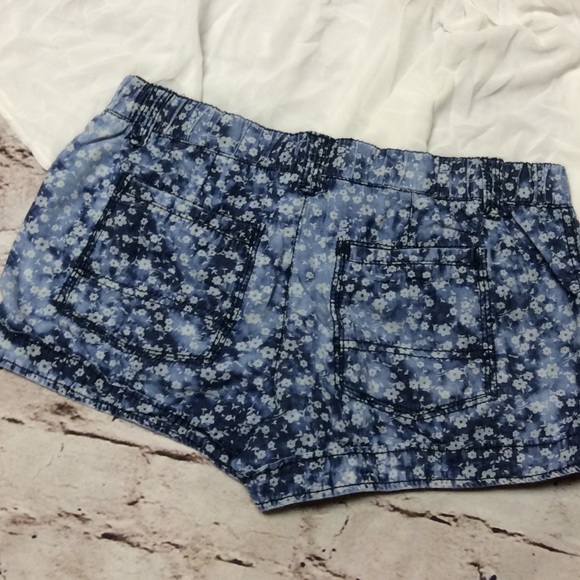 MOSSIMO FLORAL PRINT SHORTS - Picture 5 of 5