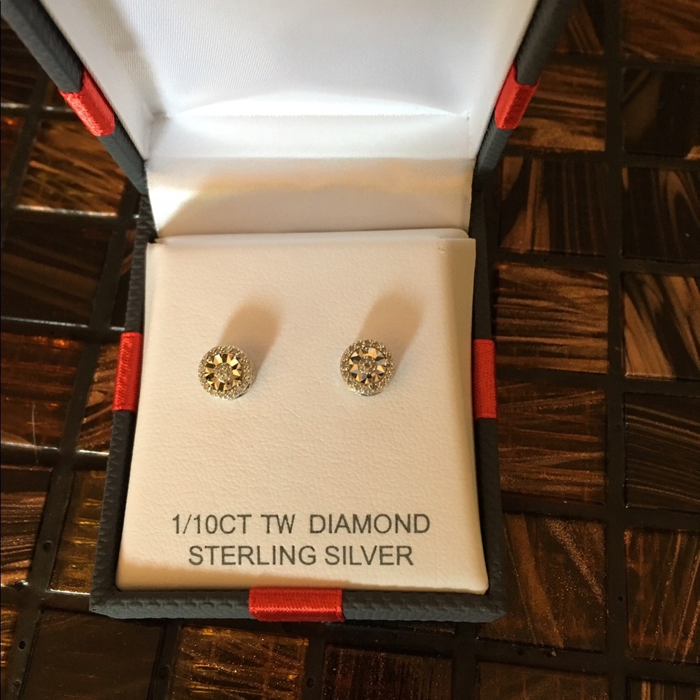 💯% Authentic Diamond earrings