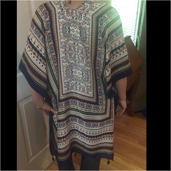 πHPπBlue Aztec Shrug - Picture 4 of 5