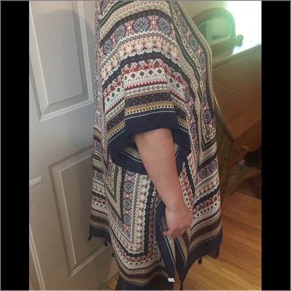 πHPπBlue Aztec Shrug - Picture 5 of 5