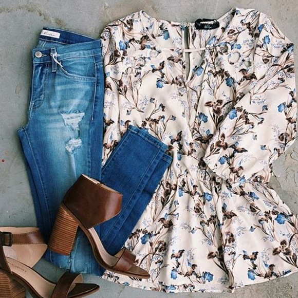 Buckle Tops - 🎉HP🎉BKE Boutique floral top