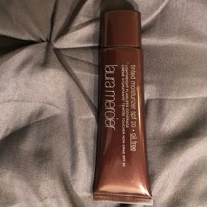 Laura Mercier tinted moisturizer spf 20 •oil free