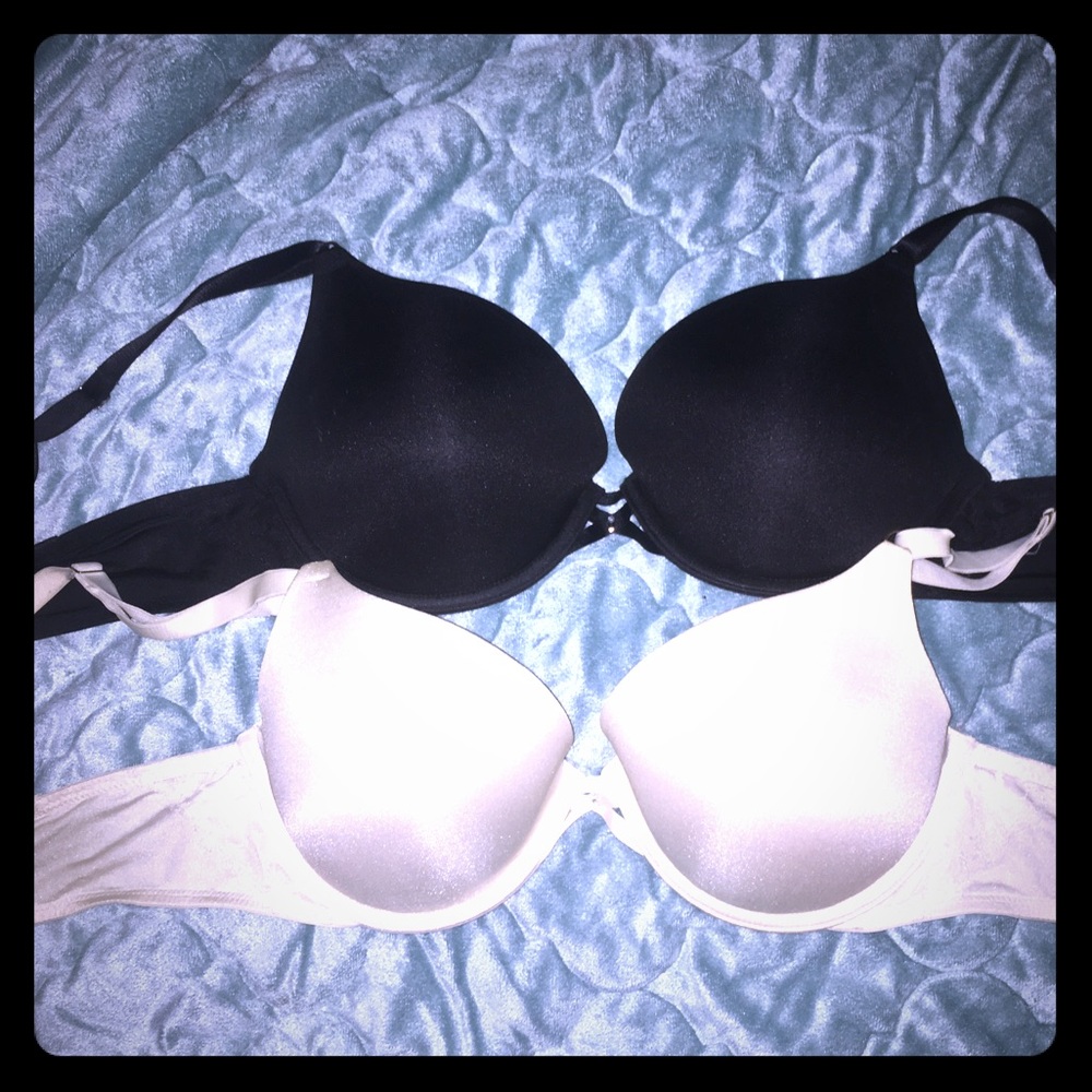 Set of push up bras!