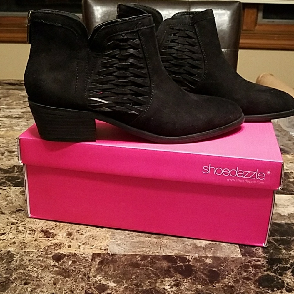 Ntw black booties