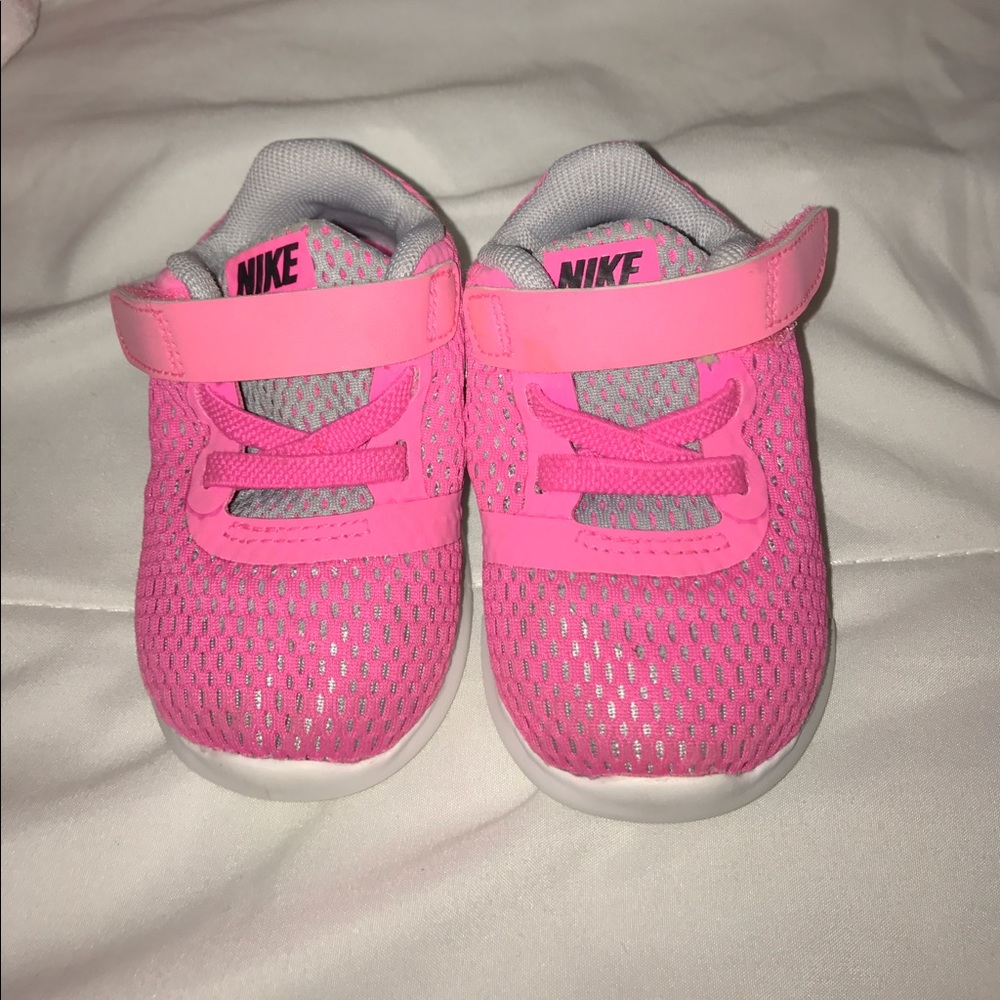 Nike infant girl shoes Size 4