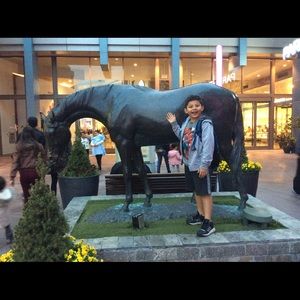 Meet your Posher, Elisabet