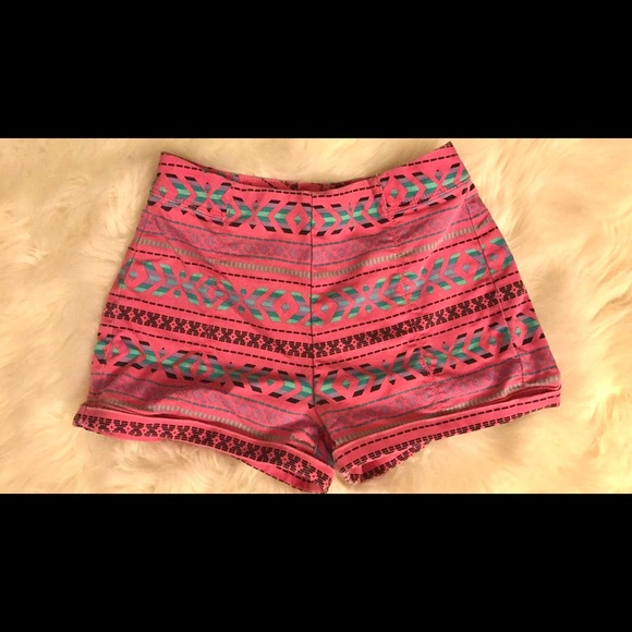 Bullhead Pants - Neon Printed HW Shorts