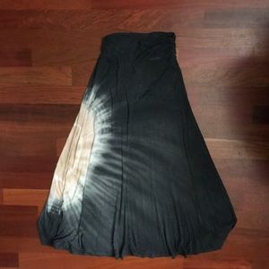 Beautiful grey and tye dye long skirt! 🌸👍🏼