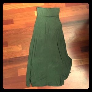 Super cool, army green, maxi skirt 🦄🐢