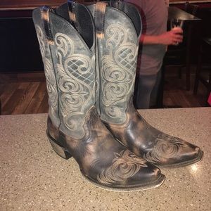Ariat size 9 cowgirl boots