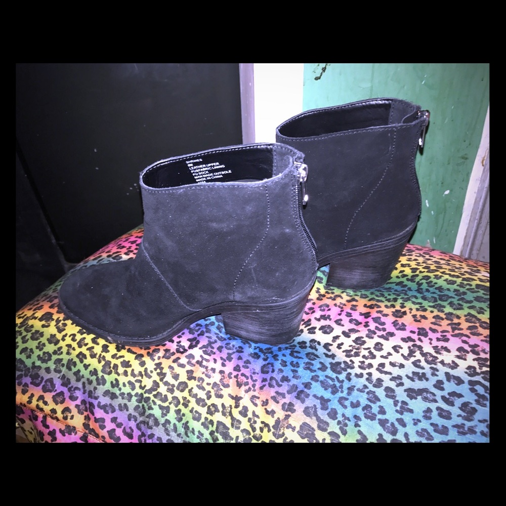 Woman's Suede wedge boots