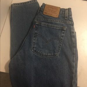 Levi 550 vintage relaxed fit tapered leg mom jeans