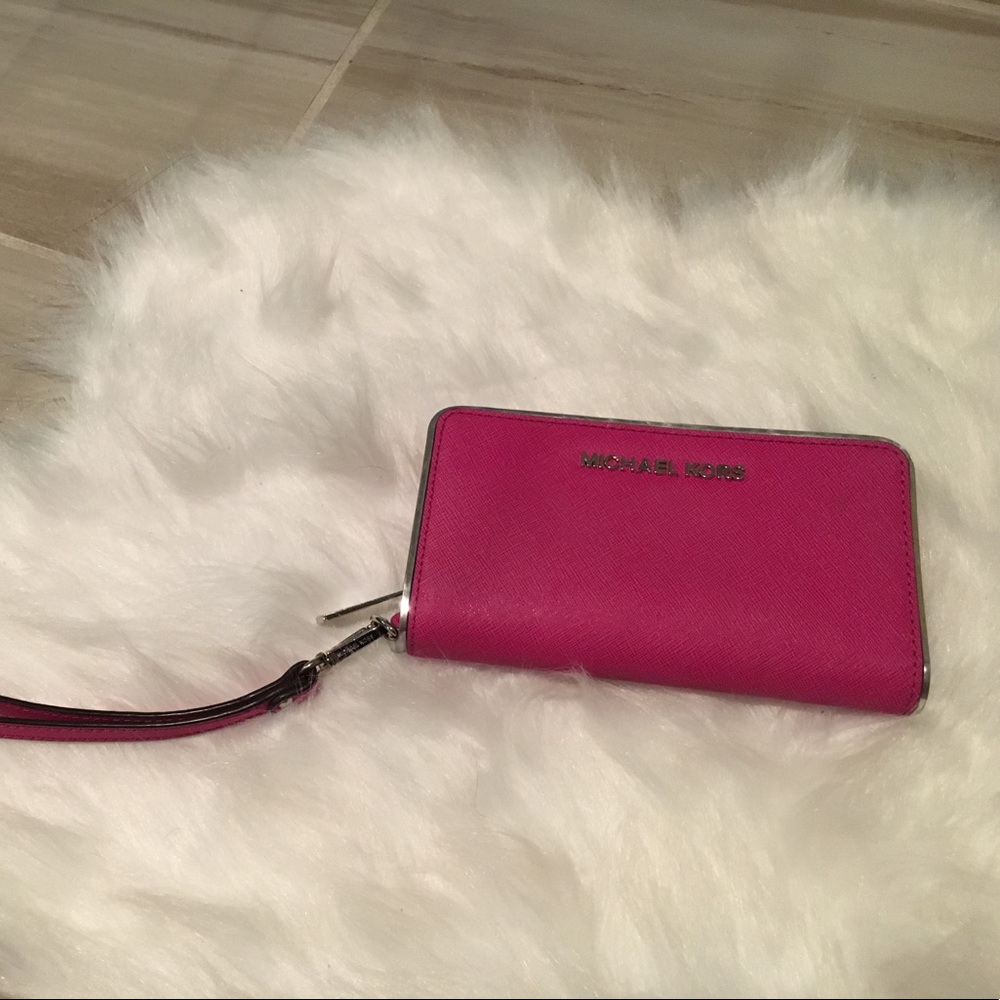 Michael kors Wallet or wristlet purse