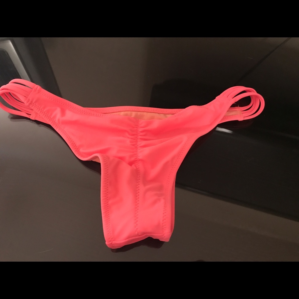 VS scrunch butt Brazilian bikini bottoms
