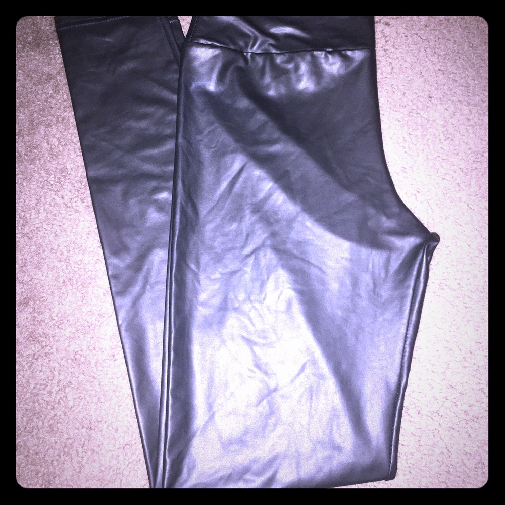 🔥⚡️SO SEXY must have Pleather full length Legging