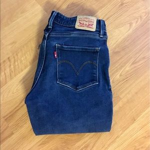 Levi Denim Mid Rise Skinny Dark Wash