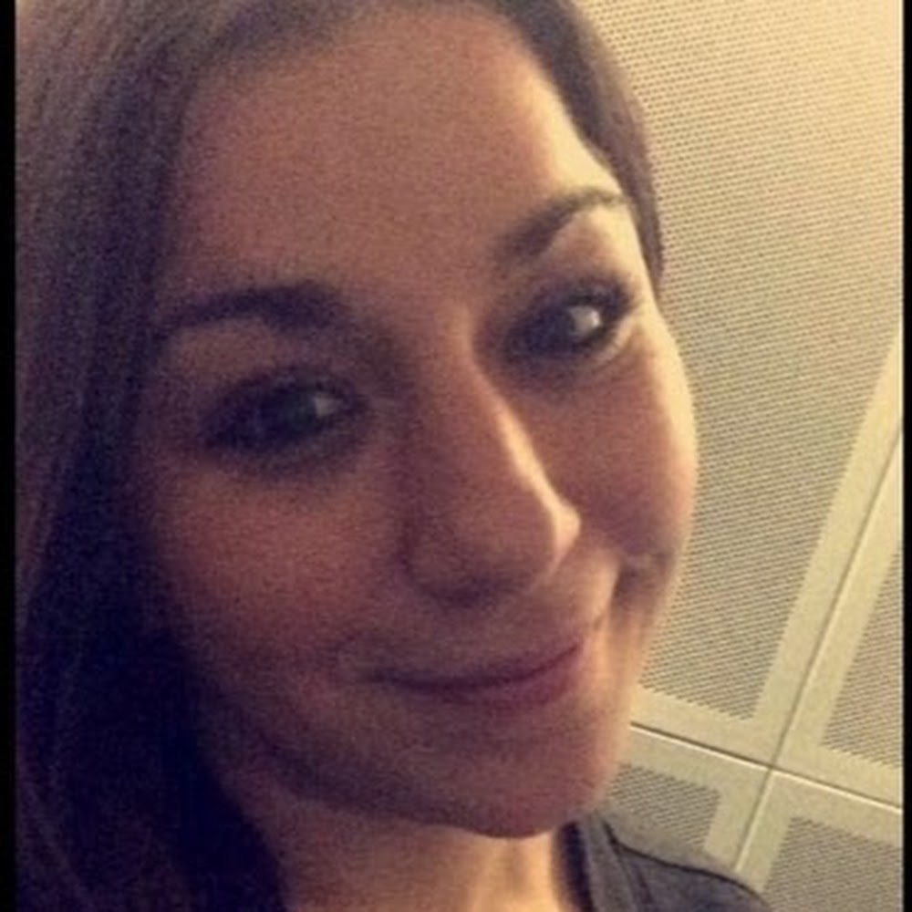 Meet your Posher, Natia