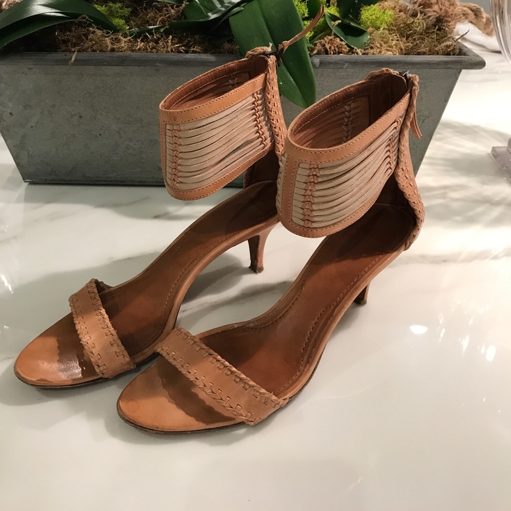 Givenchy Leather Sandals. Size 39 1/2