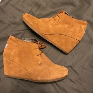 Toms wedge booties