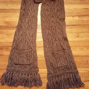 Gap Scarf with pockets!