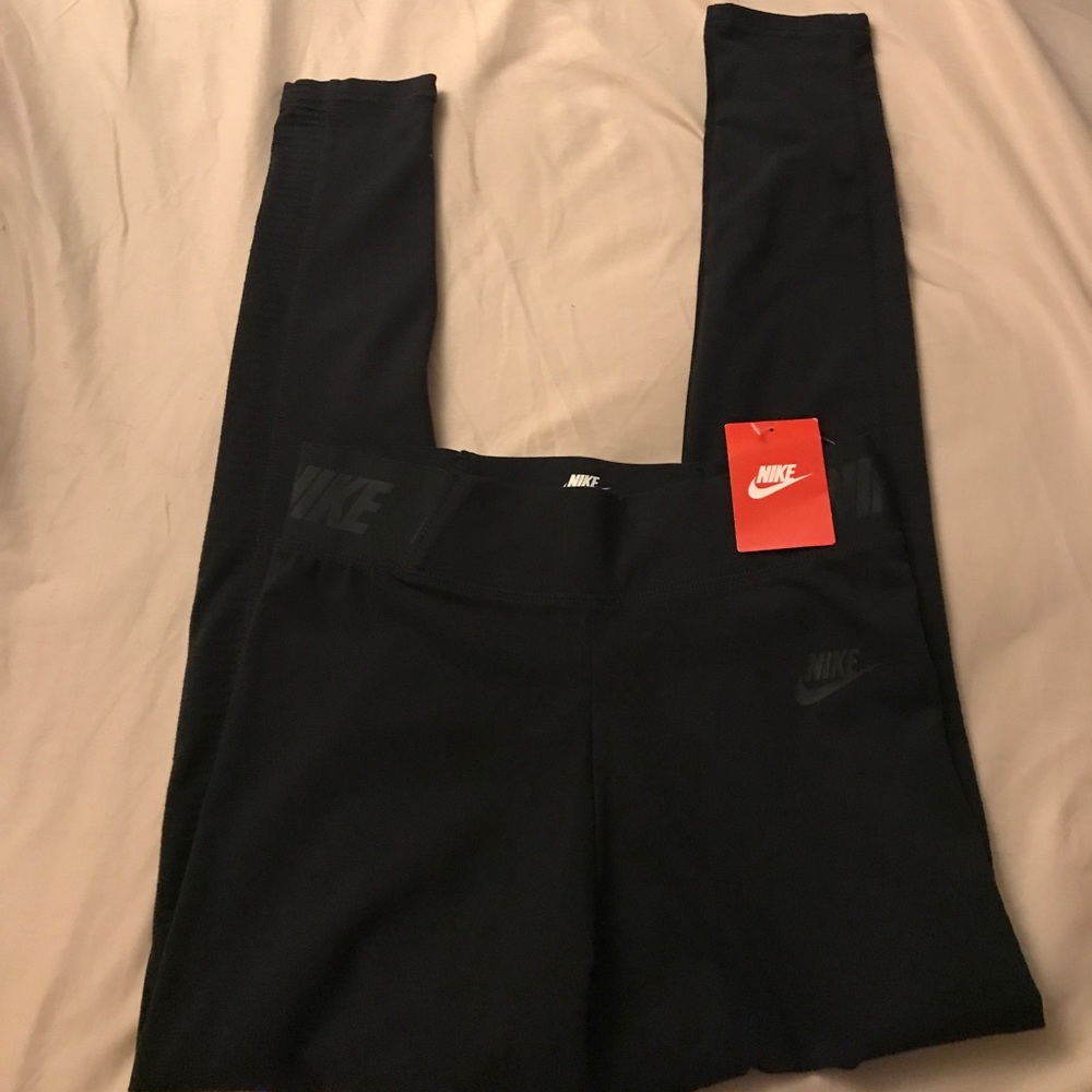 SOLD ON MERCARI Nike woman's leggings