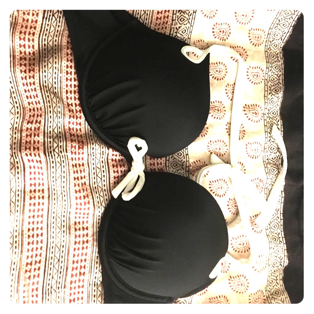 VS 34C bikini top