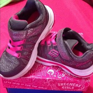 Little Girls Size: 9 Sketchers Shoes