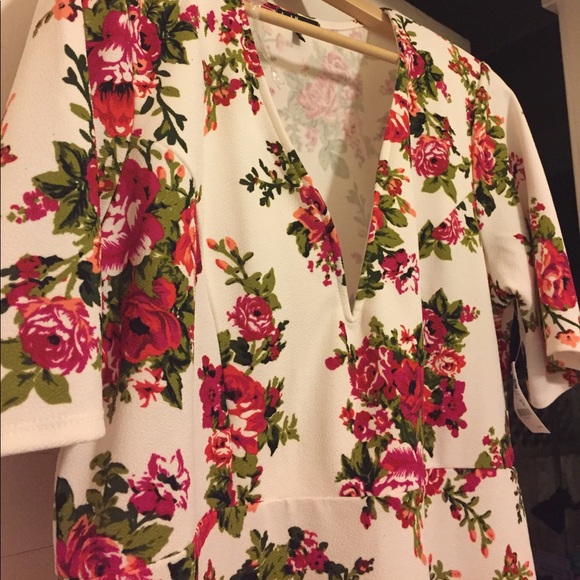 Spring dress - Picture 2 of 4