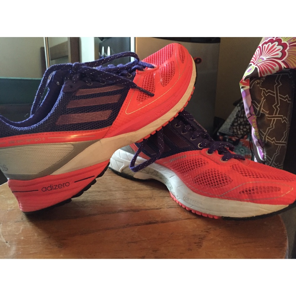 Adidas Tennis Shoes size 7 Excellent Condition