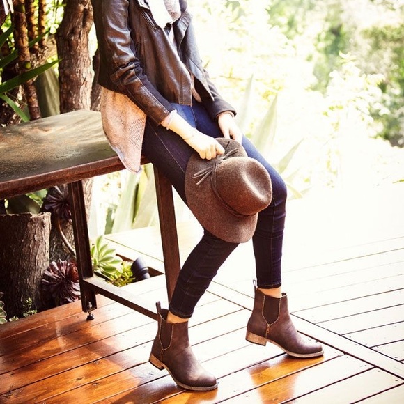 Vintage Distressed Hipster Booties - Picture 4 of 8