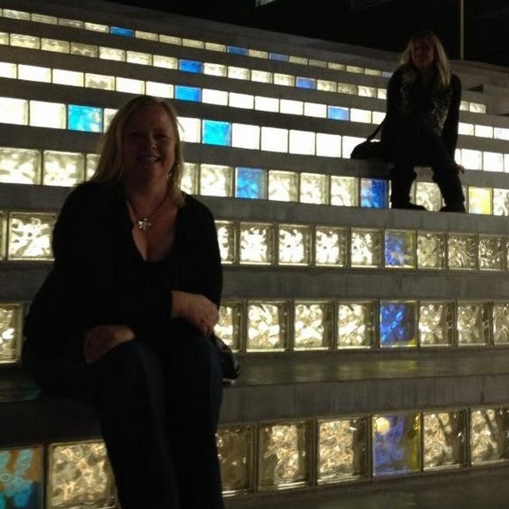 Meet your Posher, Cynthia