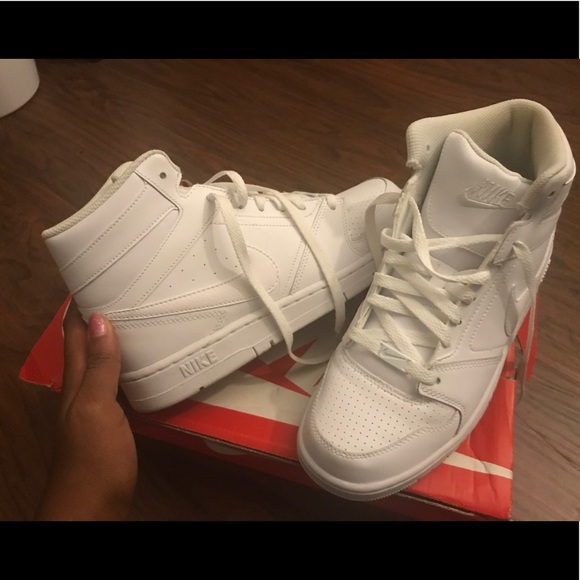 Nikes - Picture 2 of 3