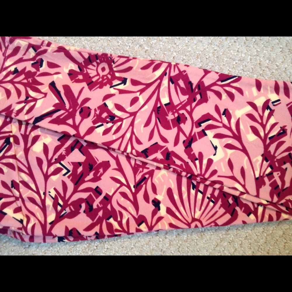 BNWT LLR gorgeous floral leggings! OS